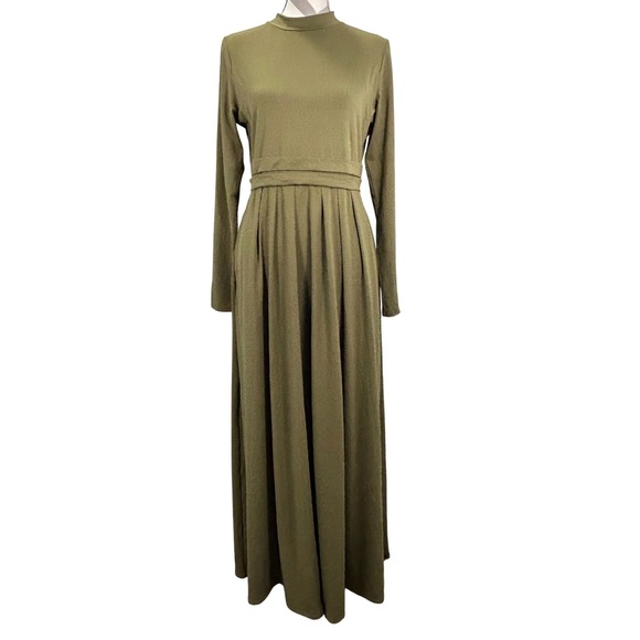 HALARA Dresses & Skirts - Halara Olive Green Mock‎ Neck Long Sleeve Pleated Maxi Dress Womens Large NWT